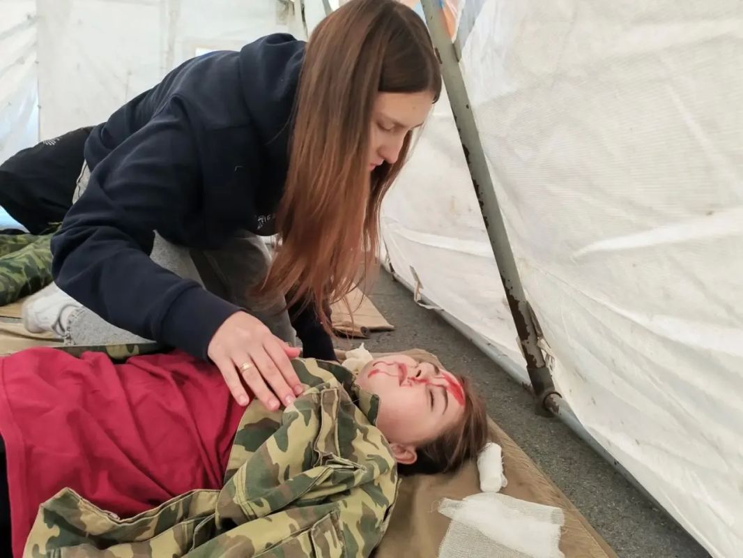Члены Общественного Совета УМВД России по Приморскому краю приняли участие в организации и проведении IV Тихоокеанской олимпиады по первой помощи посвященой памяти героя СВО Александра Иваровского, которая проходила на базе... Члены Общественного Совета УМВД России по Приморскому краю приняли участие в организации и проведении IV Тихоокеанской олимпиады по первой помощи посвященой памяти героя СВО Александра Иваровского, которая проходила на базе...