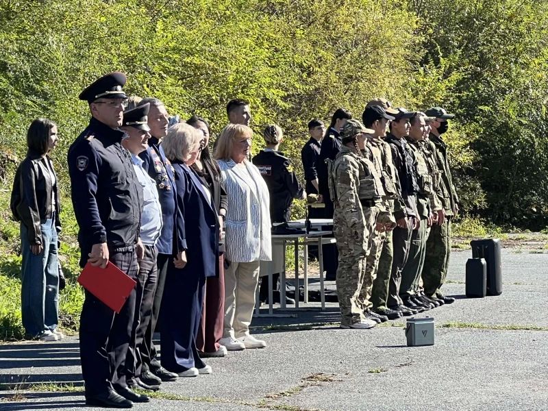В Приморском крае сотрудники полиции и члены Общественного совета провели акцию «Будь в форме» В Приморском крае сотрудники полиции и члены Общественного совета провели акцию «Будь в форме»