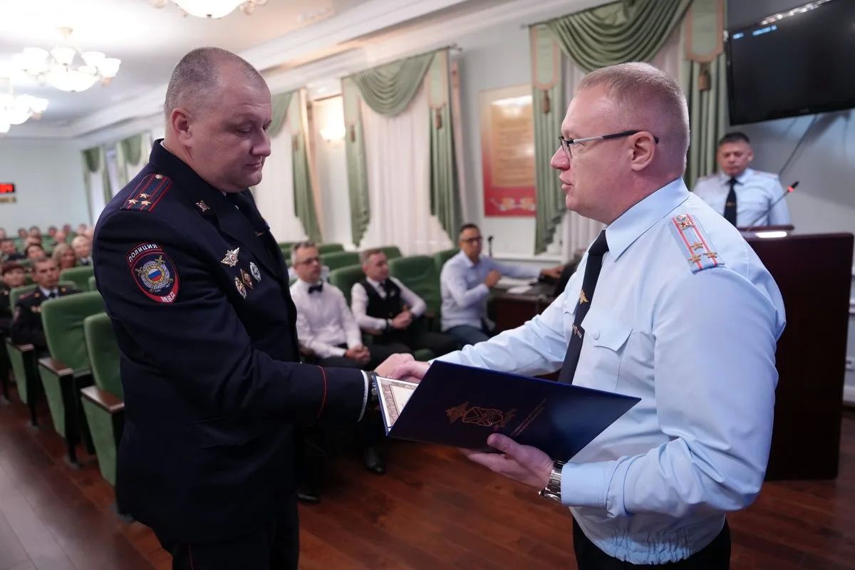 В УМВД России по Приморскому краю состоялось торжественное собрание, посвящённое Дню уголовного розыска В УМВД России по Приморскому краю состоялось торжественное собрание, посвящённое Дню уголовного розыска