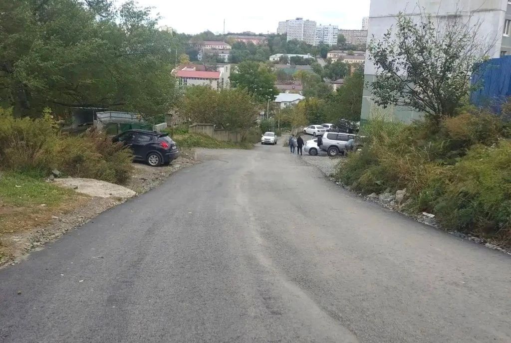 Во Владивостоке отремонтировали проезд от Никифорова, 53 до Сафонова, 24-26