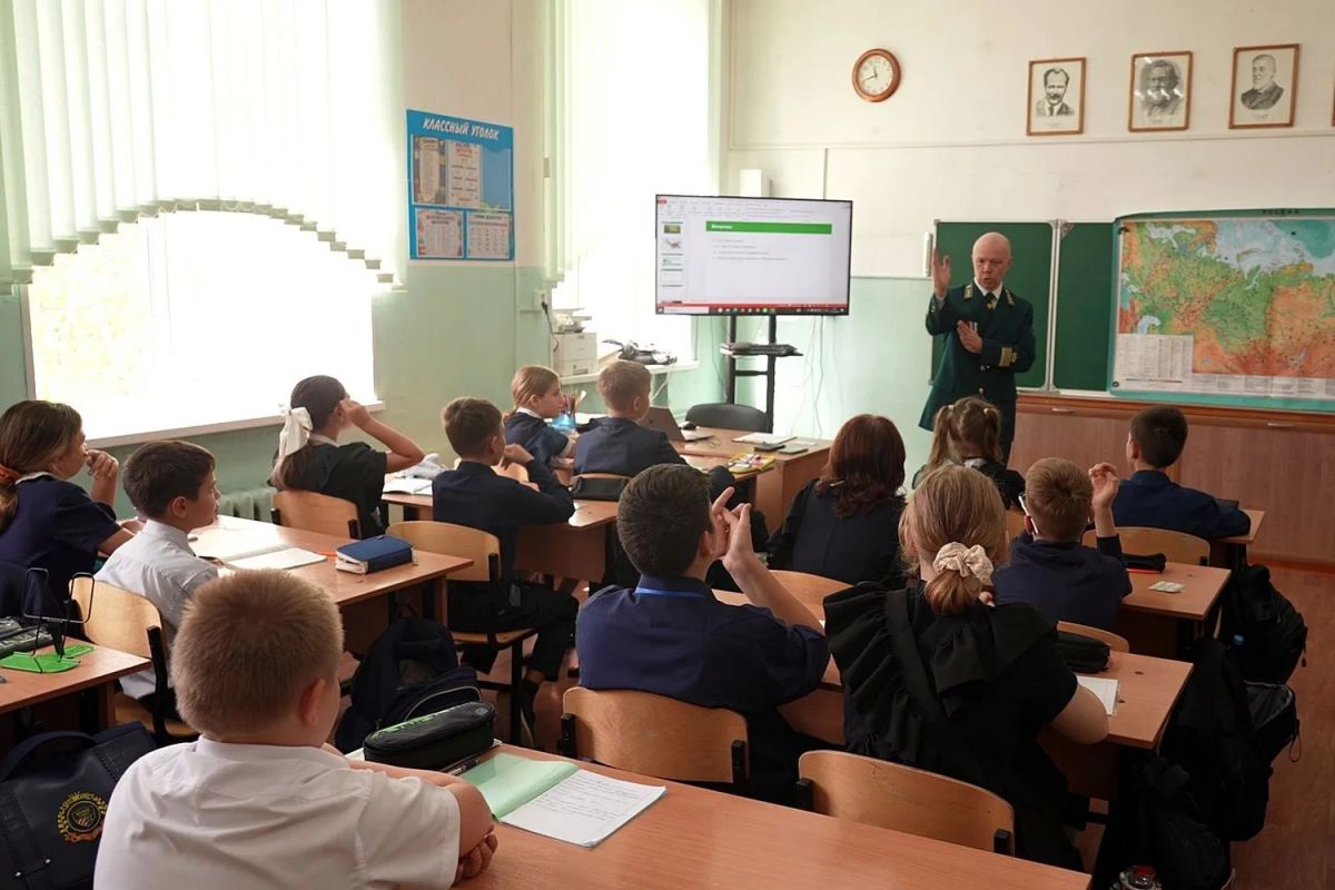 От школьной парты – к небу От школьной парты – к небу