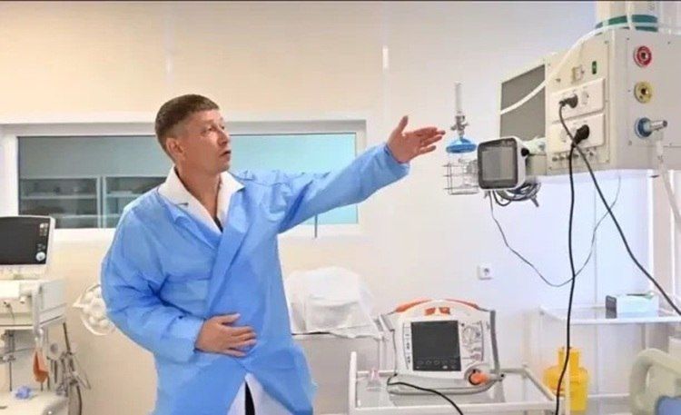 Константин Котляр, врач анестезиолог-реаниматолог и ветеран боевых действий, уже год работает заместителем начальника медико-санитарной части города Фокино, ФМБА МСЧ № 100