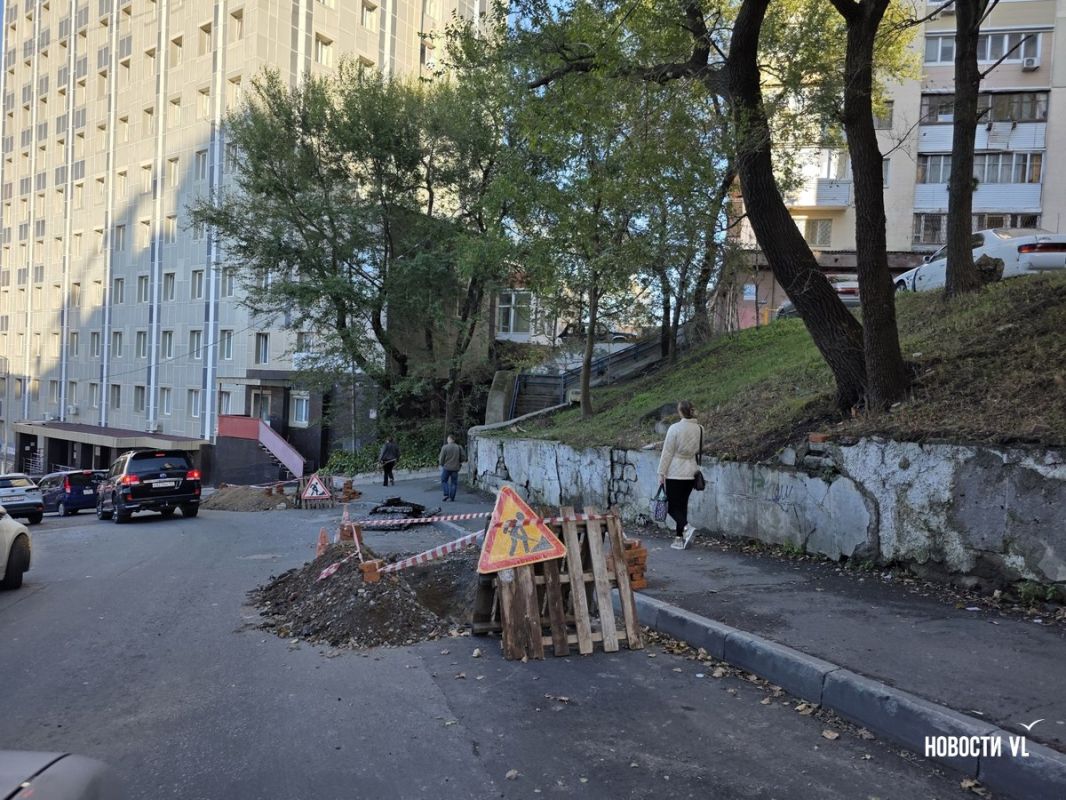На улице Тигровой повредился недавно проложенный электрокабель – дорогу снова перекопали