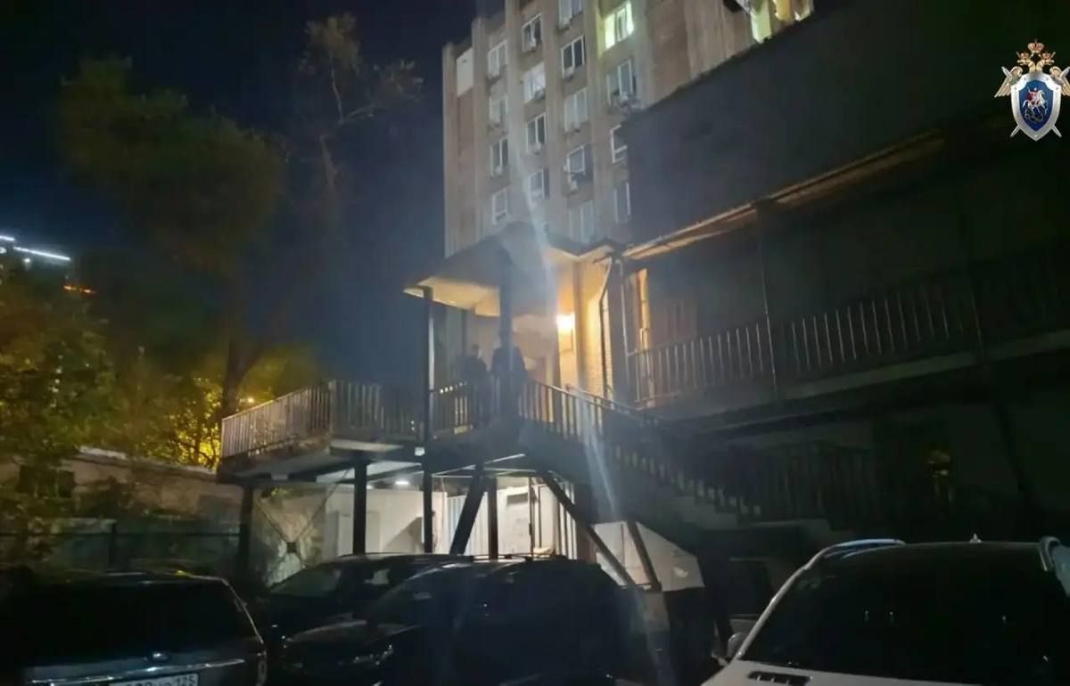 Пожаром в ресторане «Роял Парк» во Владивостоке пытались скрыть убийство его владельцев – подозреваемый задержан Пожаром в ресторане «Роял Парк» во Владивостоке пытались скрыть убийство его владельцев – подозреваемый задержан