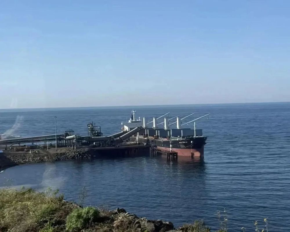 Школьники Шкотовского округа познакомились с работой морского угольного терминала Школьники Шкотовского округа познакомились с работой морского угольного терминала