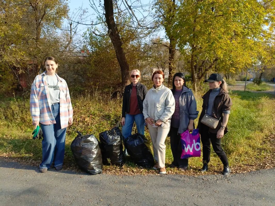 Чистота — это культура: в Уссурийске прошел общегородской субботник Чистота — это культура: в Уссурийске прошел общегородской субботник