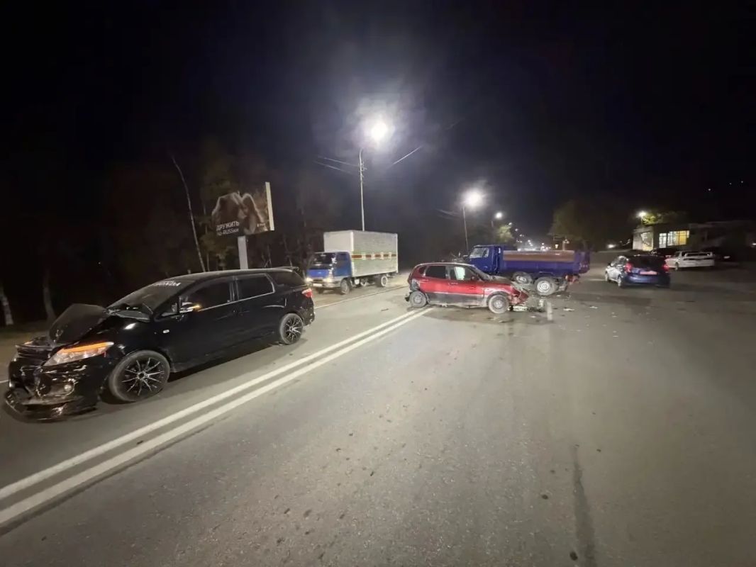 В Артёме Госавтоинспекция установила обстоятельства ДТП с участием трёх автомобилей В Артёме Госавтоинспекция установила обстоятельства ДТП с участием трёх автомобилей