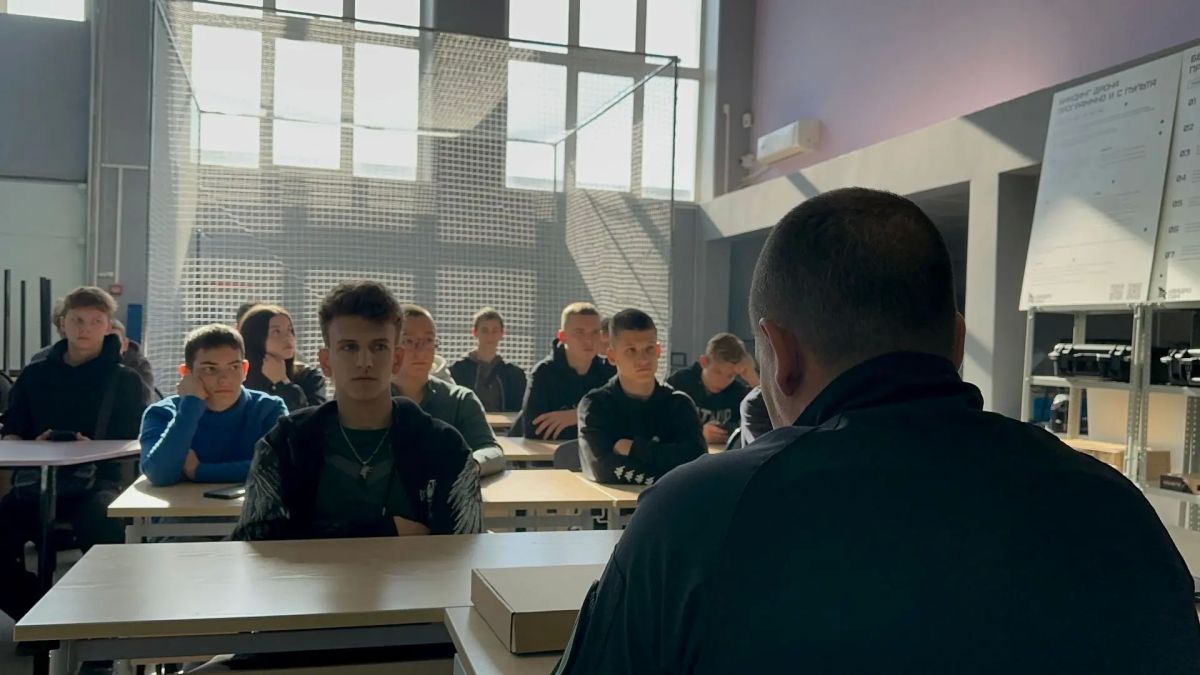 В колледже прошла встреча с людьми, которые знают о дронах не понаслышке В колледже прошла встреча с людьми, которые знают о дронах не понаслышке
