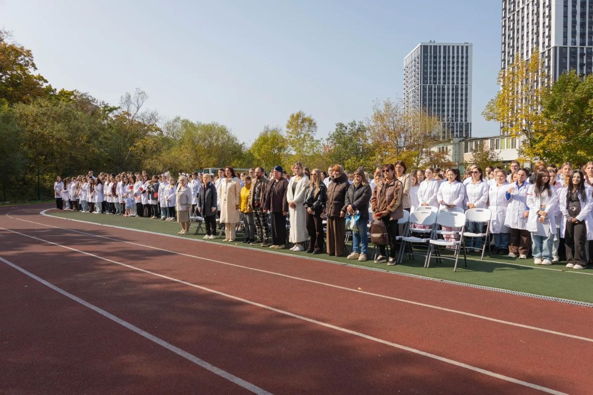 Почти 1,7 тысячи будущих медиков Приморья дали клятву Гиппократа Почти 1,7 тысячи будущих медиков Приморья дали клятву Гиппократа