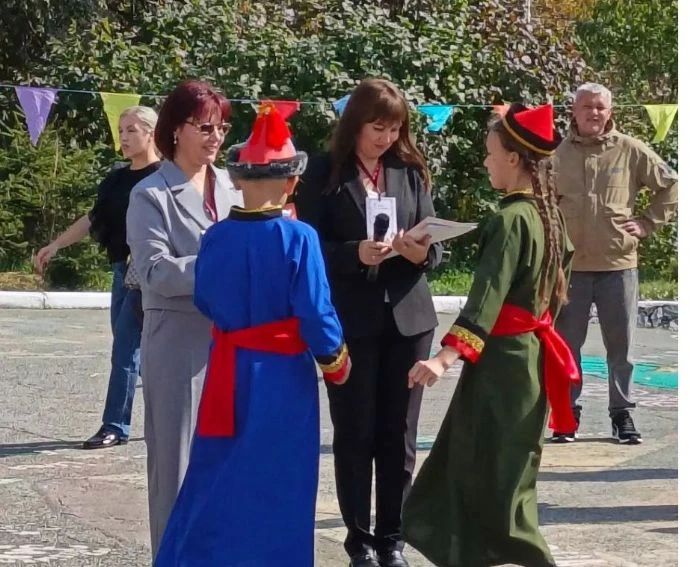 Фестиваль дружбы народов России прошёл в школе «Лидер-2» Фестиваль дружбы народов России прошёл в школе «Лидер-2»