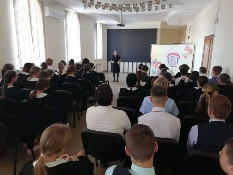 «Сообщи, где торгуют смертью!»: в Приморском крае полицейские Уссурийска и медики проводят просветительские мероприятия с подрастающим поколением «Сообщи, где торгуют смертью!»: в Приморском крае полицейские Уссурийска и медики проводят просветительские мероприятия с подрастающим поколением