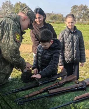 В Уссурийске для семей военнослужащих в 305-й бригаде организовали "День части" В Уссурийске для семей военнослужащих в 305-й бригаде организовали "День части"
