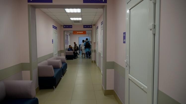 В Дальнегорске в местную больницу поступила четырёхлетняя девочка, которую родители привезли с тревожным признанием — малышке удалось случайно проглотить батарейку