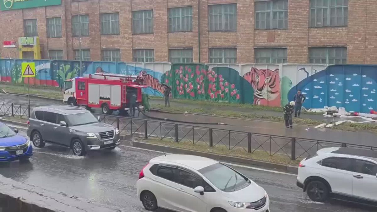 Во Владивостоке идёт ликвидация последствий непогоды