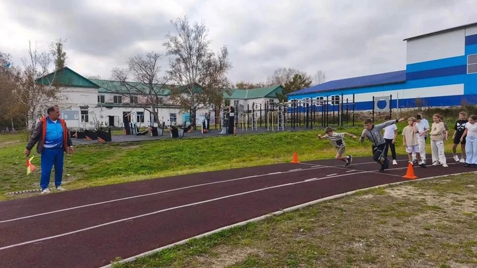 В Ольгинском округе младшеклассники сдали спортивные нормативы В Ольгинском округе младшеклассники сдали спортивные нормативы