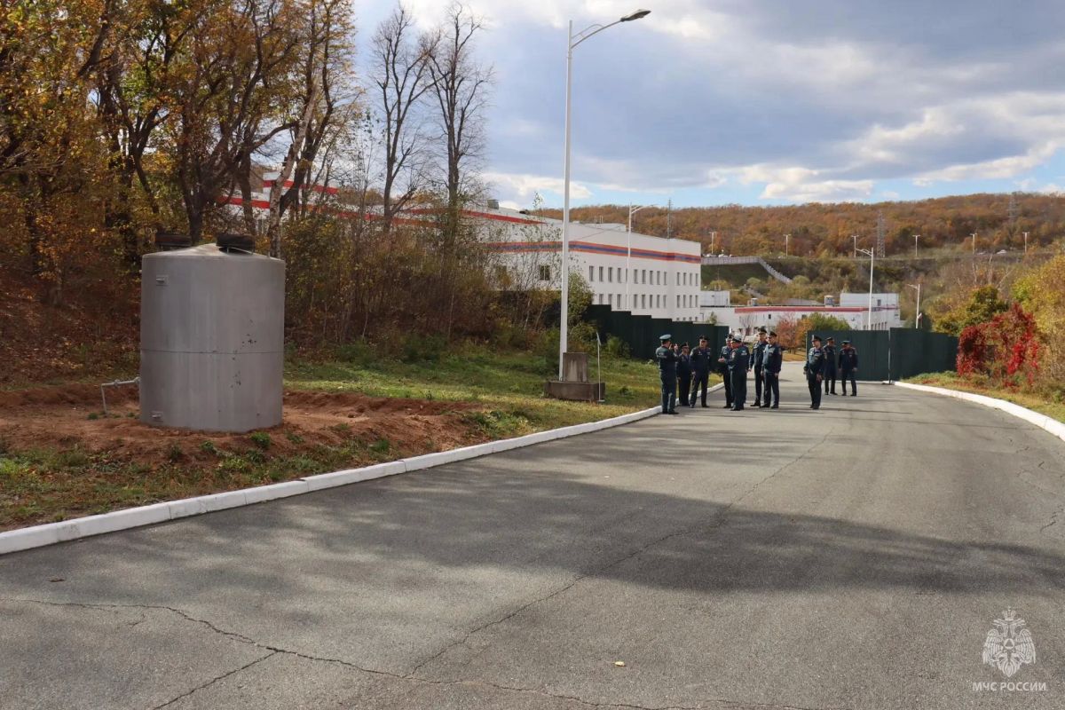 Делегация МЧС России с рабочей поездкой на Дальнем Востоке Делегация МЧС России с рабочей поездкой на Дальнем Востоке