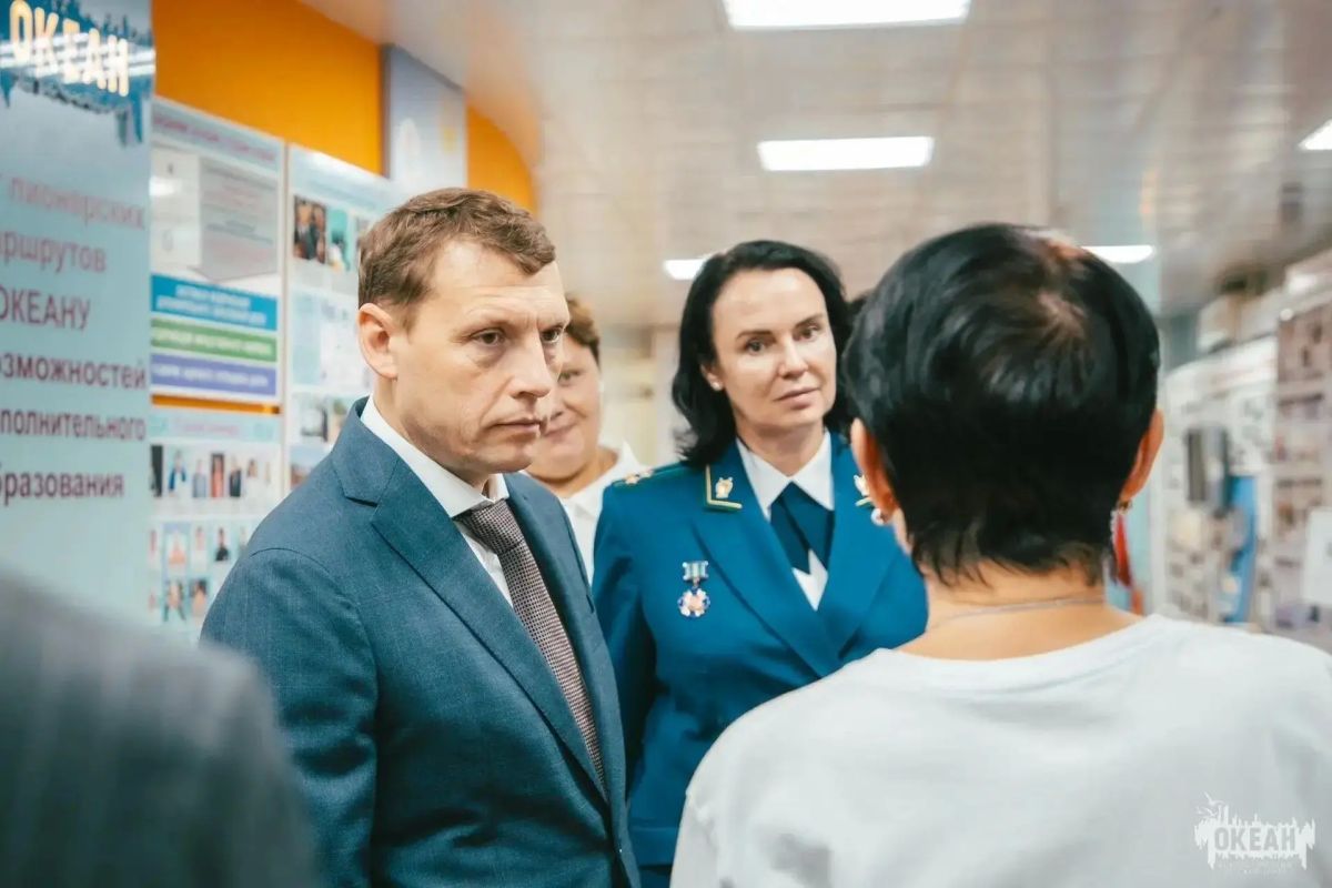 В рамках проекта «Без срока давности» заместитель Генерального прокурора Российской Федерации Виктор Мельник посетил образовательные организации Приморского края В рамках проекта «Без срока давности» заместитель Генерального прокурора Российской Федерации Виктор Мельник посетил образовательные организации Приморского края