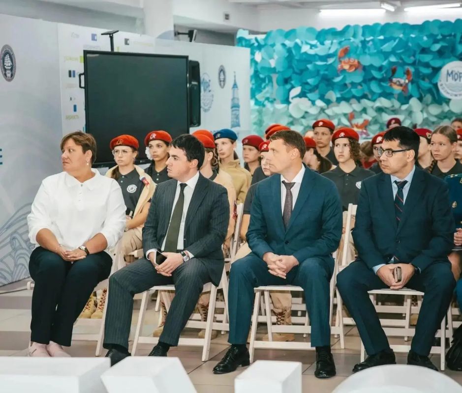 В рамках проекта «Без срока давности» заместитель Генерального прокурора Российской Федерации Виктор Мельник посетил образовательные организации Приморского края В рамках проекта «Без срока давности» заместитель Генерального прокурора Российской Федерации Виктор Мельник посетил образовательные организации Приморского края