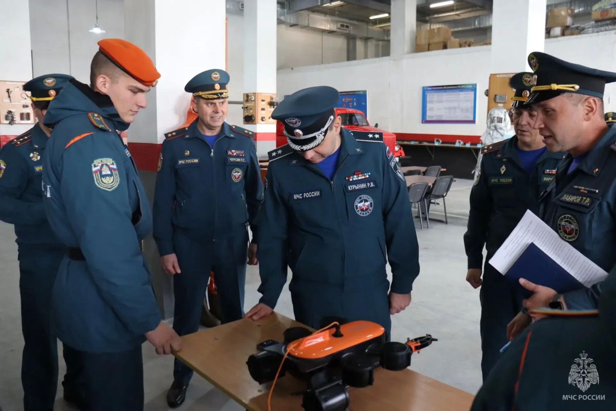 Делегация МЧС России с рабочей поездкой на Дальнем Востоке Делегация МЧС России с рабочей поездкой на Дальнем Востоке