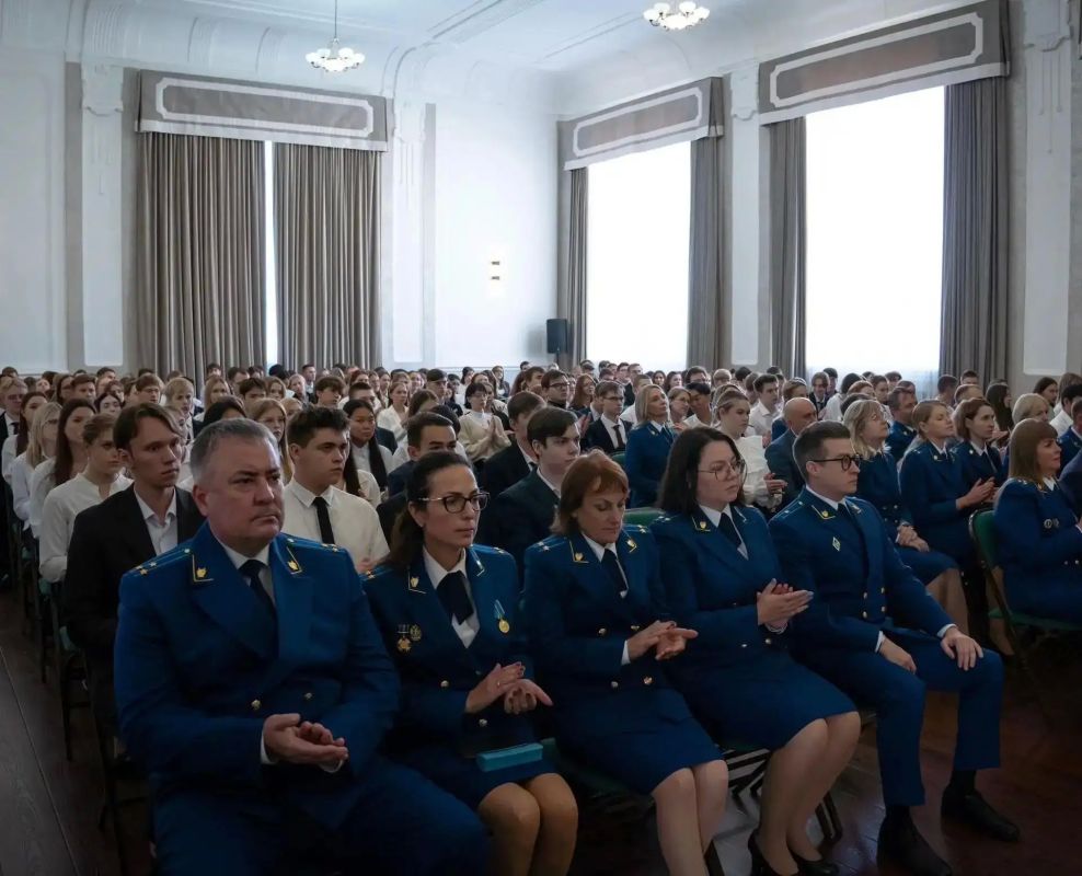 В рамках проекта «Без срока давности» заместитель Генерального прокурора Российской Федерации Виктор Мельник посетил образовательные организации Приморского края В рамках проекта «Без срока давности» заместитель Генерального прокурора Российской Федерации Виктор Мельник посетил образовательные организации Приморского края