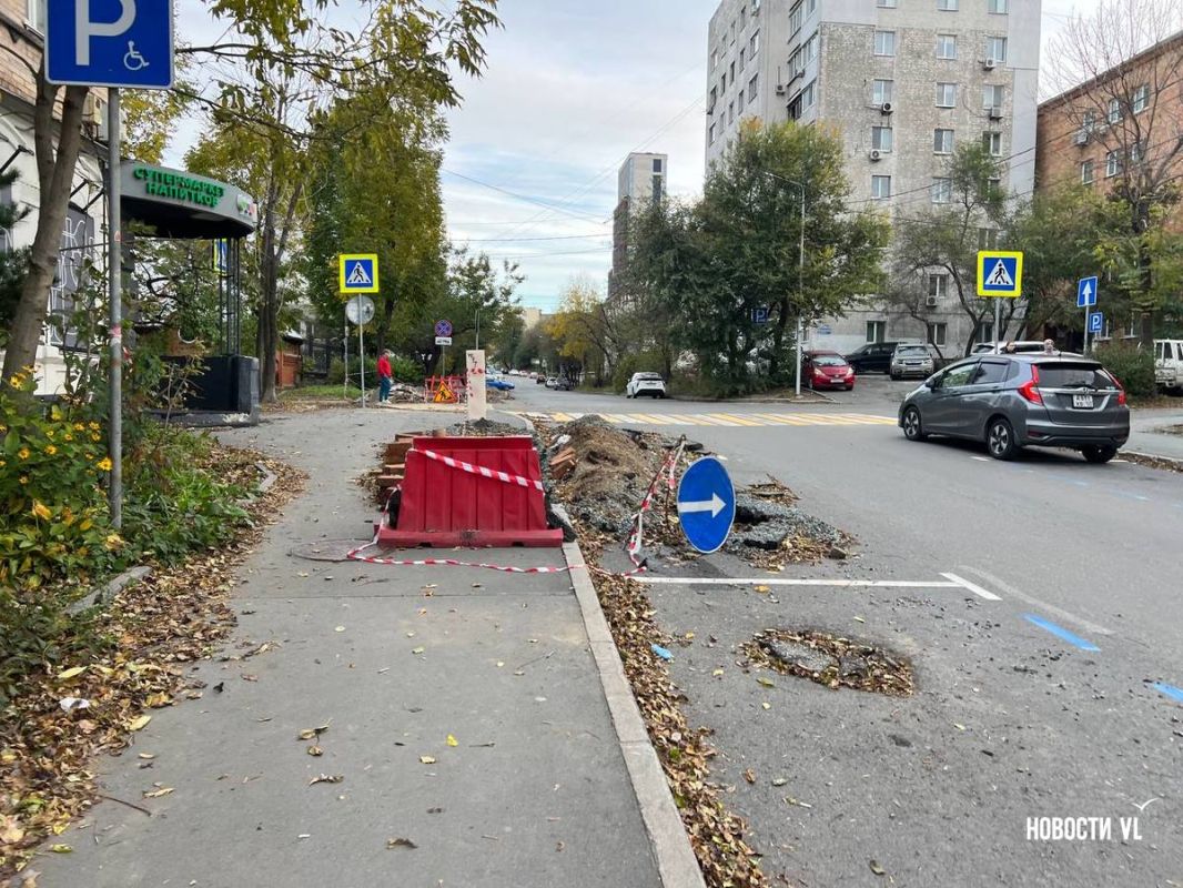 Тротуары на Пограничной и Фонтанной перекопали в нескольких местах для ремонта кабеля Тротуары на Пограничной и Фонтанной перекопали в нескольких местах для ремонта кабеля