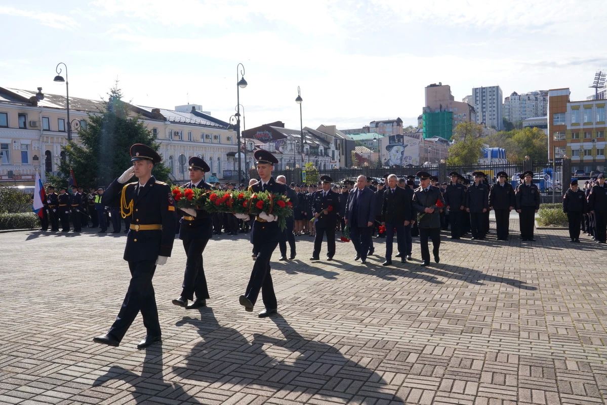 В Приморском крае сотрудники полиции, ветераны и общественники провели акцию «Долг памяти» В Приморском крае сотрудники полиции, ветераны и общественники провели акцию «Долг памяти»
