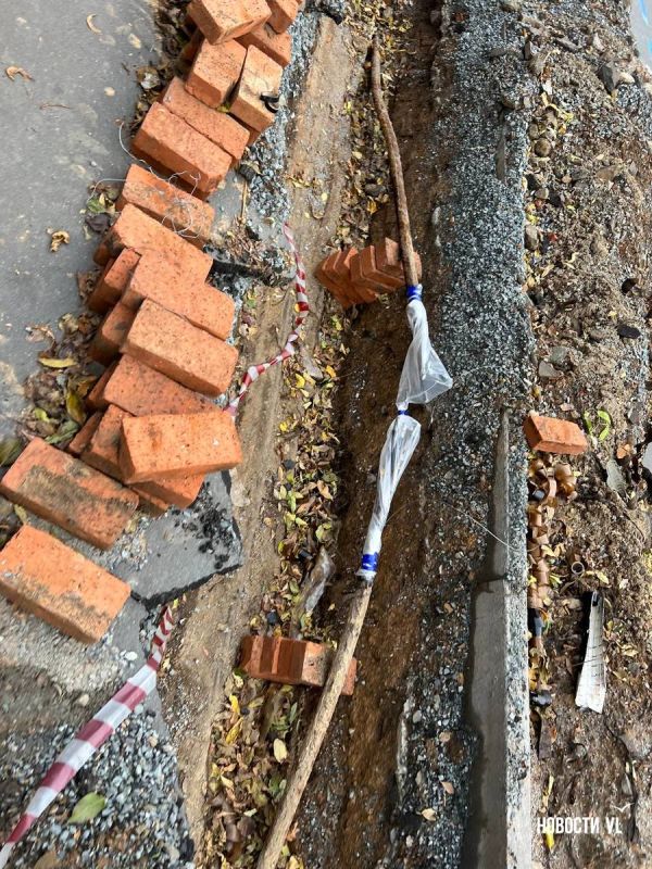 Тротуары на Пограничной и Фонтанной перекопали в нескольких местах для ремонта кабеля Тротуары на Пограничной и Фонтанной перекопали в нескольких местах для ремонта кабеля