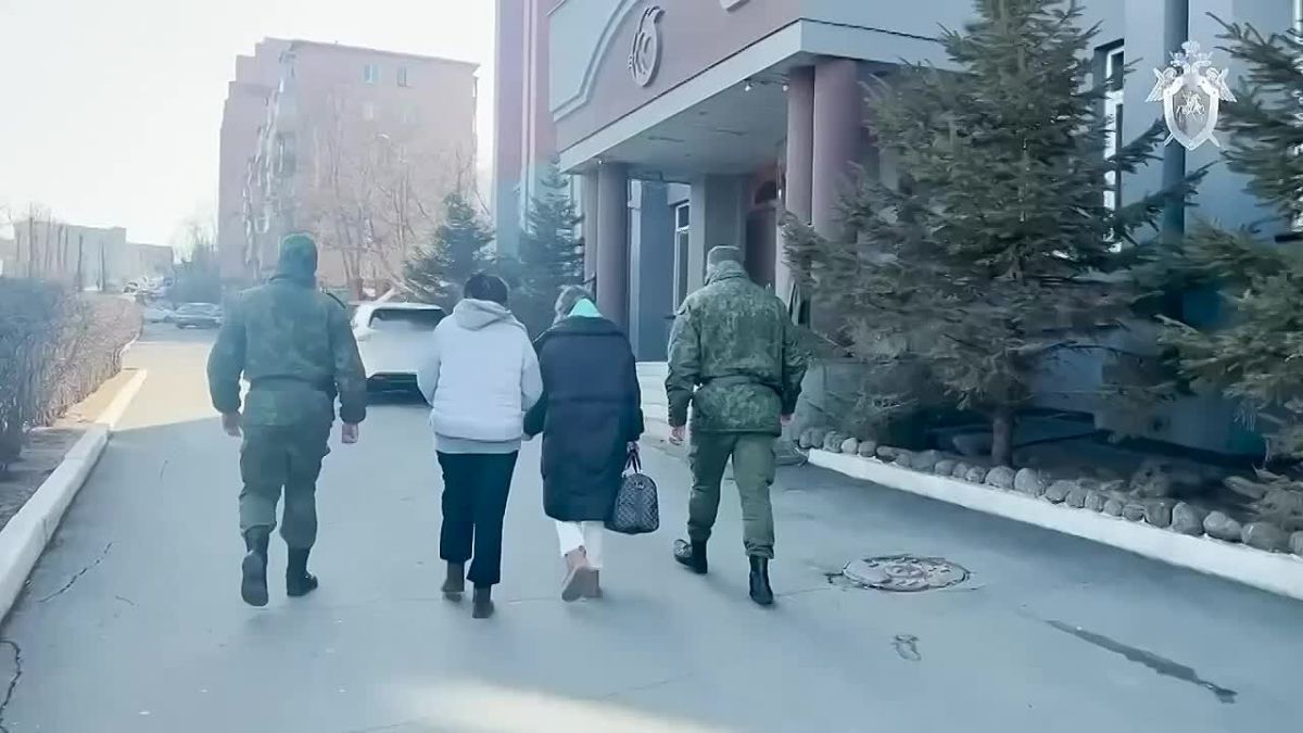 Во Владивостоке бывшую судмедэксперта и ее дочь отправили в колонию за взятки