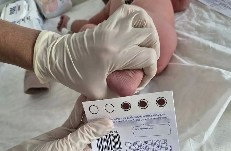 В семье из поселка Рудный Кавалеровского округа родились сразу трое малышей — мальчик и две девочки