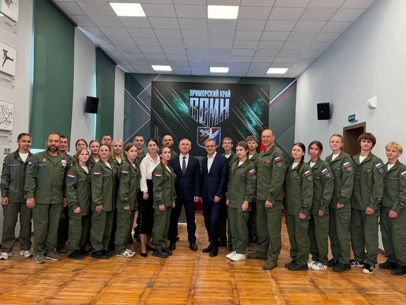 Курсанты Центра «ВОИН» в Приморье получили знаки отличия