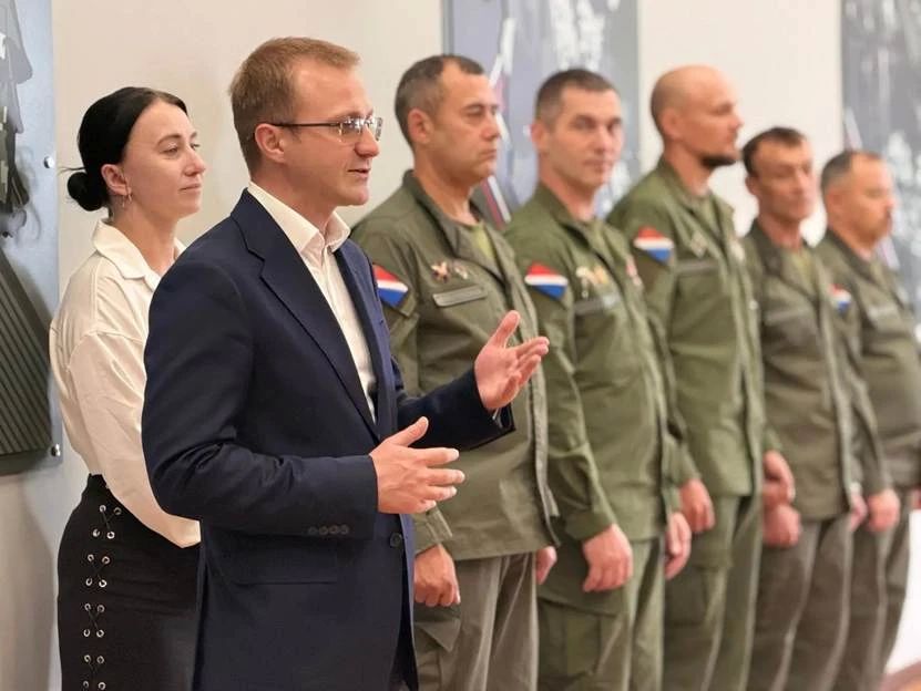 Курсанты Центра «ВОИН» в Приморье получили знаки отличия Курсанты Центра «ВОИН» в Приморье получили знаки отличия