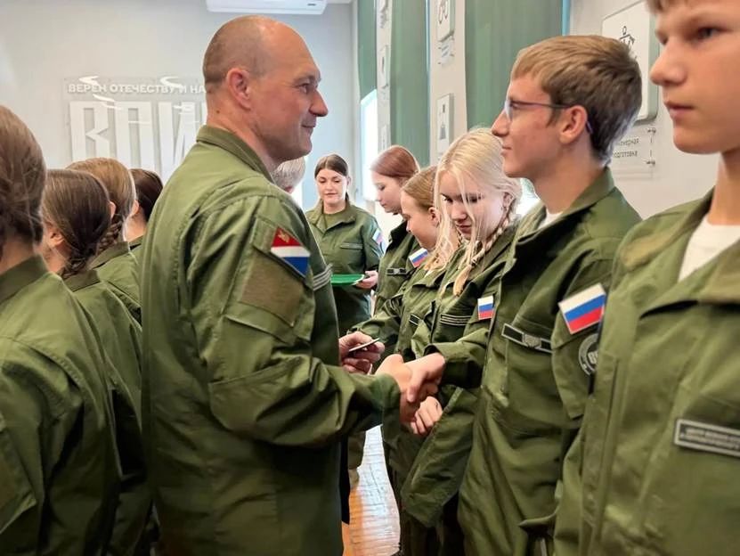 Курсанты Центра «ВОИН» в Приморье получили знаки отличия Курсанты Центра «ВОИН» в Приморье получили знаки отличия
