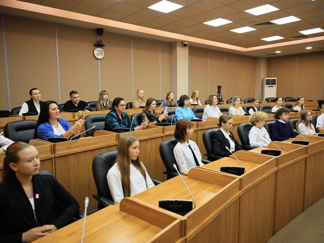 В краевом парламенте вручили паспорта юным приморцам