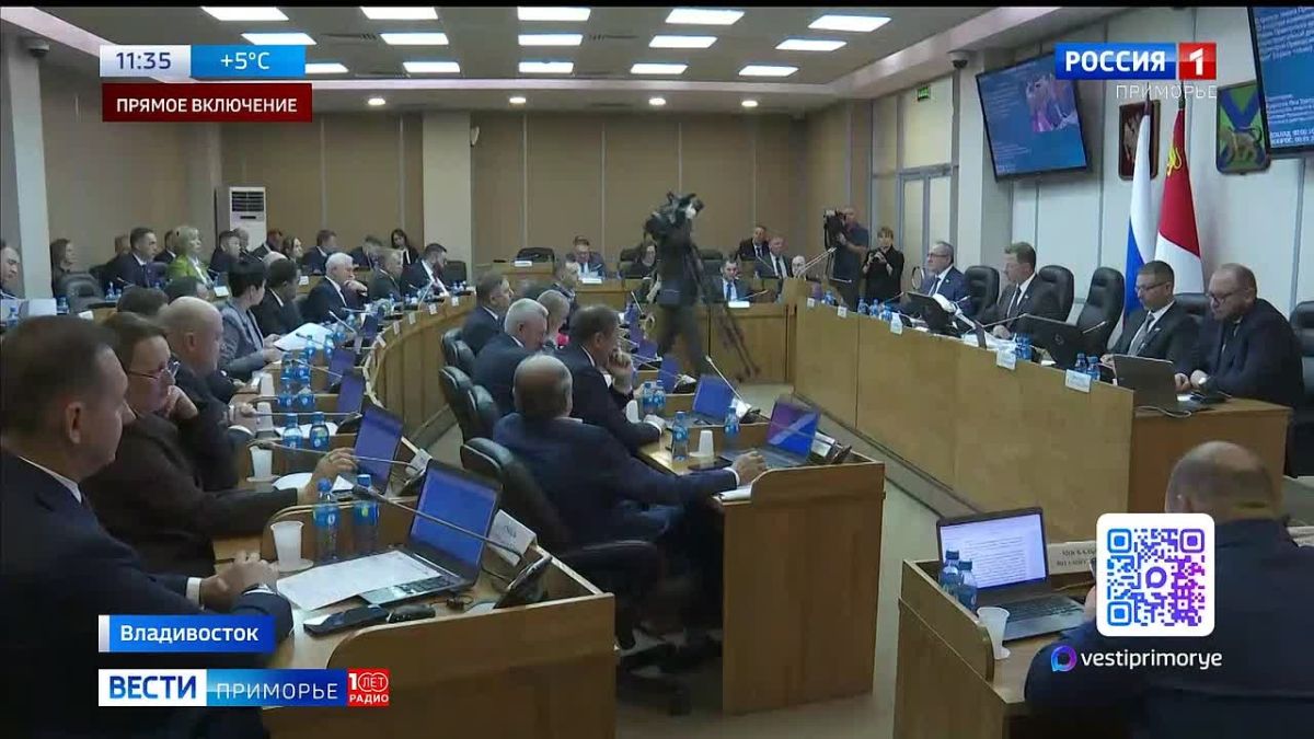 Первое рабочее заседание краевого парламента нового созыва прошло сегодня! Депутаты рассматривают около 70 вопросов, а стартовала сессии с важного голосования — депутатам необходимо было выбрать сенатора, который будет...