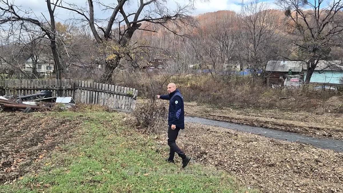 Продолжается расчистка русел рек в Приморье