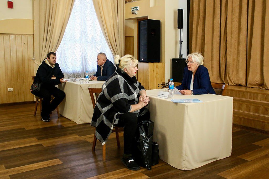 Руководитель приморского филиала фонда «Защитники Отечества» провела приём бойцов СВО и членов их семей в Находке Руководитель приморского филиала фонда «Защитники Отечества» провела приём бойцов СВО и членов их семей в Находке