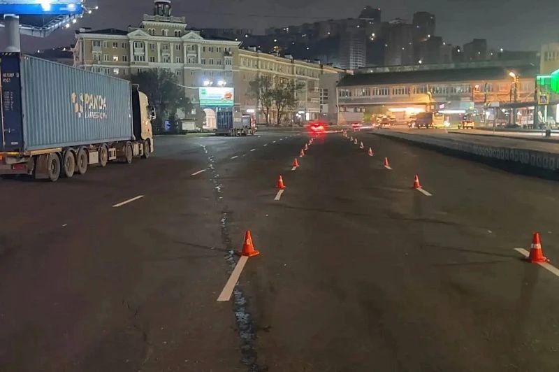 Во Владивостоке обновляют дорожную разметку в преддверии зимы Во Владивостоке обновляют дорожную разметку в преддверии зимы