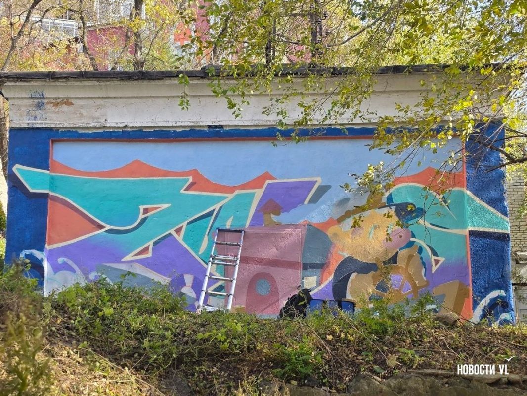 Трансформаторную подстанцию на Уборевича во Владивостоке превратили в арт-объект – на очереди ещё пять Трансформаторную подстанцию на Уборевича во Владивостоке превратили в арт-объект – на очереди ещё пять