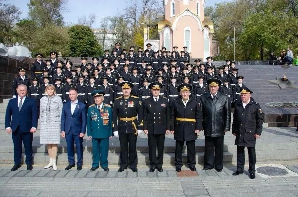 Во Владивостоке 80 первокурсников официально стали нахимовцами Во Владивостоке 80 первокурсников официально стали нахимовцами