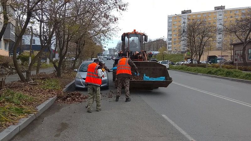 Дорожники «СГТ» круглосуточно приводят в порядок улицы Владивостока