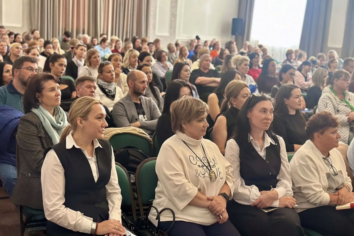 Роль семьи и школы в формировании правосознания подростков обсудили в Дальневосточном юридическом институте Роль семьи и школы в формировании правосознания подростков обсудили в Дальневосточном юридическом институте