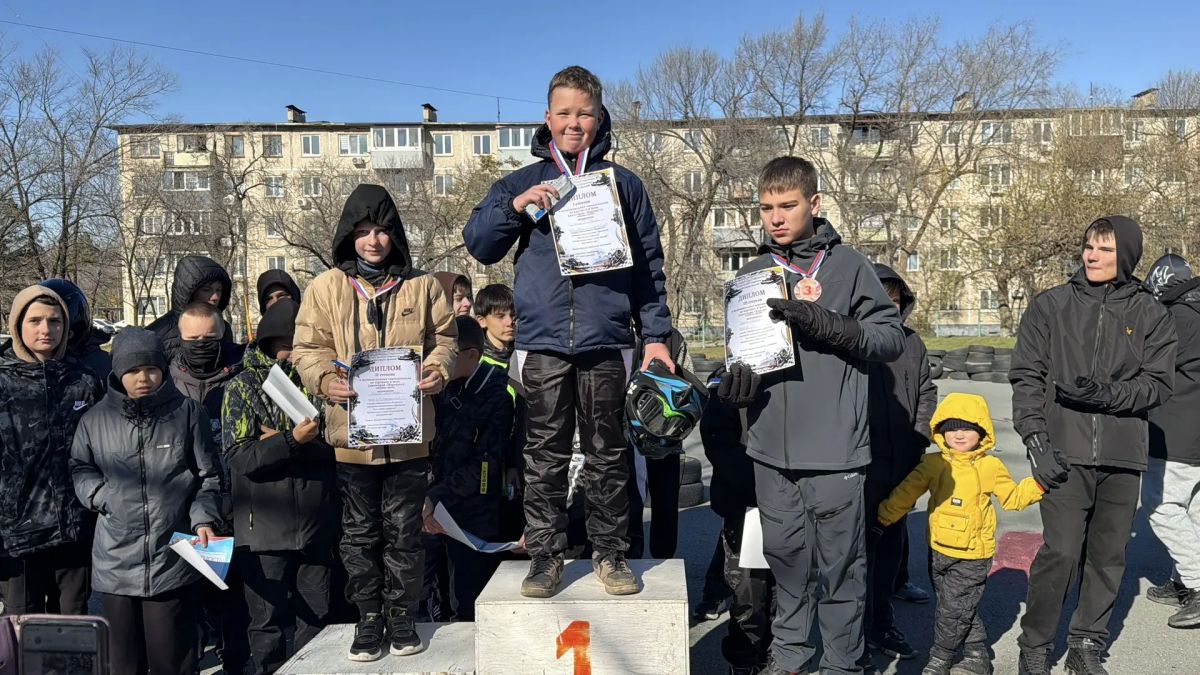 ИТОГИ МУНИЦИПАЛЬНЫХ СОРЕВНОВАНИЙ ПО КАРТИНГУ И МОТО 28 октября на трассе корпуса «Созвездие» Дома детского творчества было хоть и очень холодно, но «жарко»! Мы провели масштабные соревнования, которые собрали рекордное... ИТОГИ МУНИЦИПАЛЬНЫХ СОРЕВНОВАНИЙ ПО КАРТИНГУ И МОТО 28 октября на трассе корпуса «Созвездие» Дома детского творчества было хоть и очень холодно, но «жарко»! Мы провели масштабные соревнования, которые собрали рекордное...