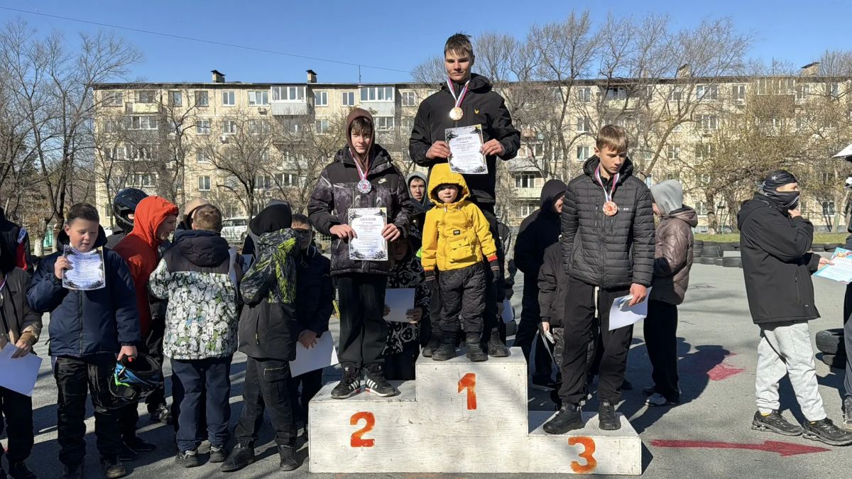 ИТОГИ МУНИЦИПАЛЬНЫХ СОРЕВНОВАНИЙ ПО КАРТИНГУ И МОТО 28 октября на трассе корпуса «Созвездие» Дома детского творчества было хоть и очень холодно, но «жарко»! Мы провели масштабные соревнования, которые собрали рекордное... ИТОГИ МУНИЦИПАЛЬНЫХ СОРЕВНОВАНИЙ ПО КАРТИНГУ И МОТО 28 октября на трассе корпуса «Созвездие» Дома детского творчества было хоть и очень холодно, но «жарко»! Мы провели масштабные соревнования, которые собрали рекордное...
