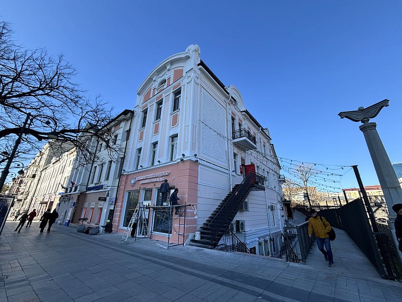 На Светланской отреставрировали фасад доходного дома Катчана