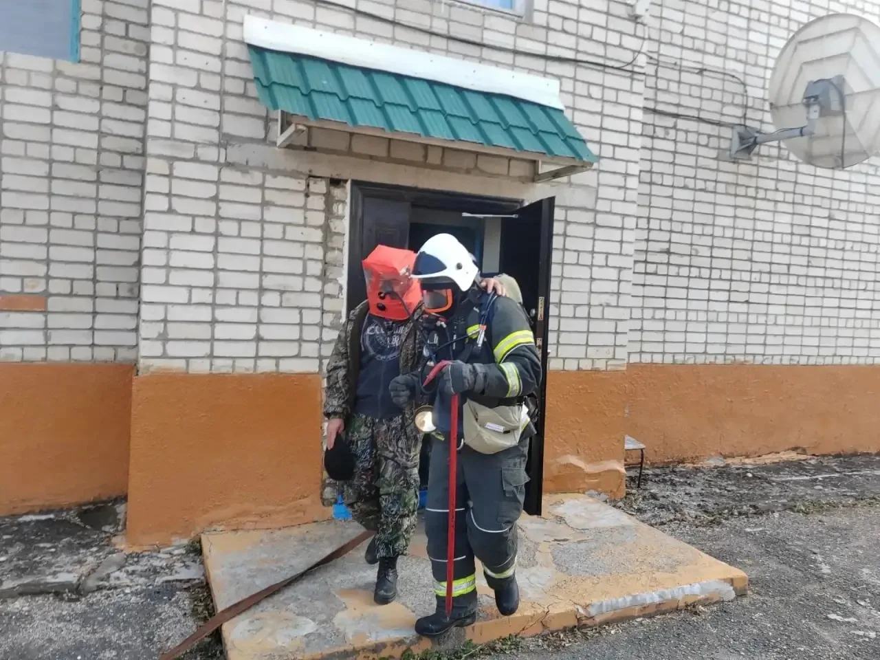 Школьная тревога без риска: приморские пожарные отработали в Партизанском округе