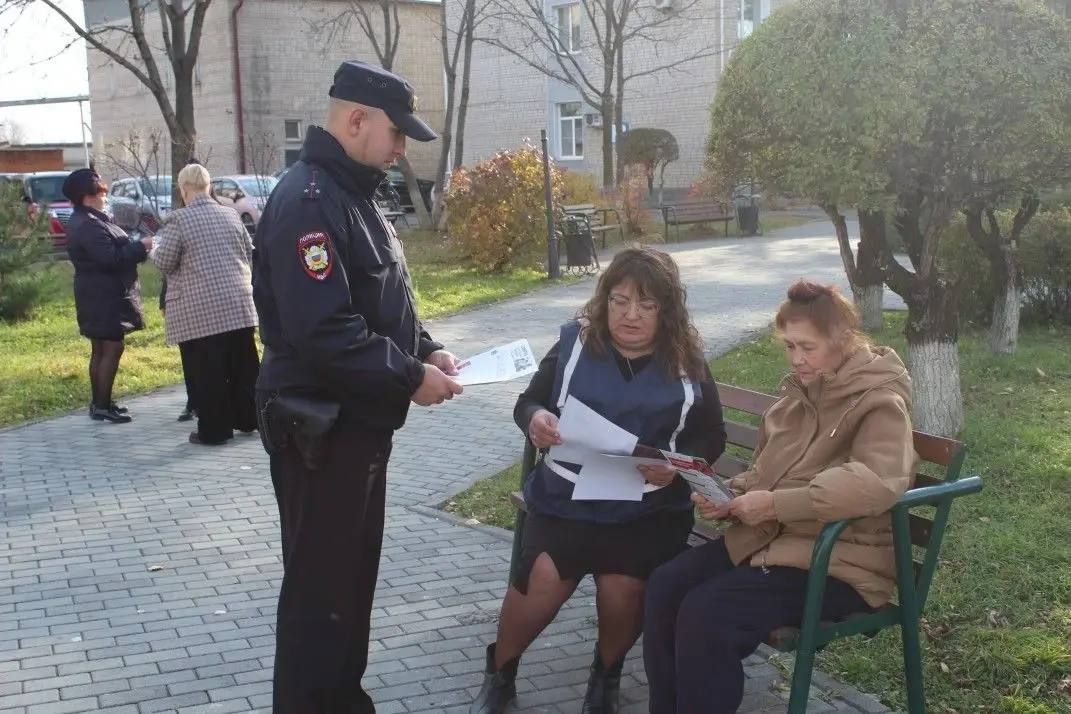 Полицейские и дружинники провели профилактическую акцию «Забота» в Михайловском округе Приморья Полицейские и дружинники провели профилактическую акцию «Забота» в Михайловском округе Приморья