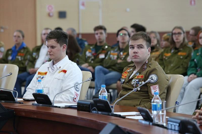 Во Владивостоке отметили День бойца студенческих отрядов и подвели итоги трудового семестра Во Владивостоке отметили День бойца студенческих отрядов и подвели итоги трудового семестра